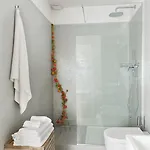 לינה וארוחת בוקר Mynavona 4*
